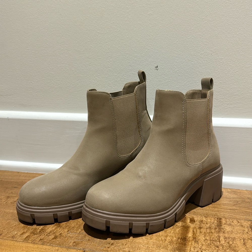 Brown MIA boots size Women’s 8.5
